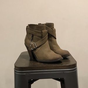 Bongo heeled ankle boots